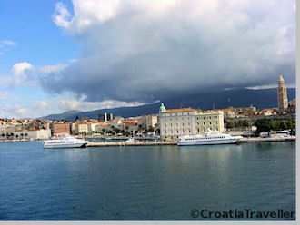 Split ferry port