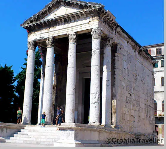 Temple of Augustus, Pula