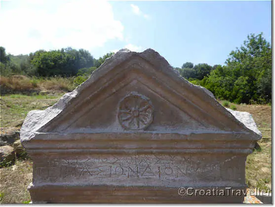 Greek tomb in Vis