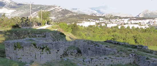 Salona walls