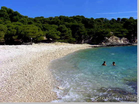 Srebrena beach, Vis