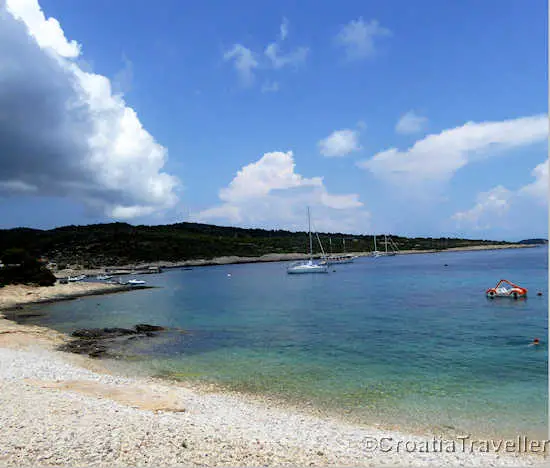 Rukacac beach, Vis island